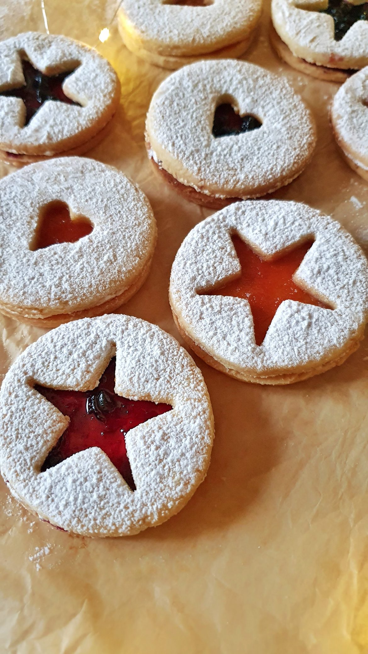 Linzer cookies