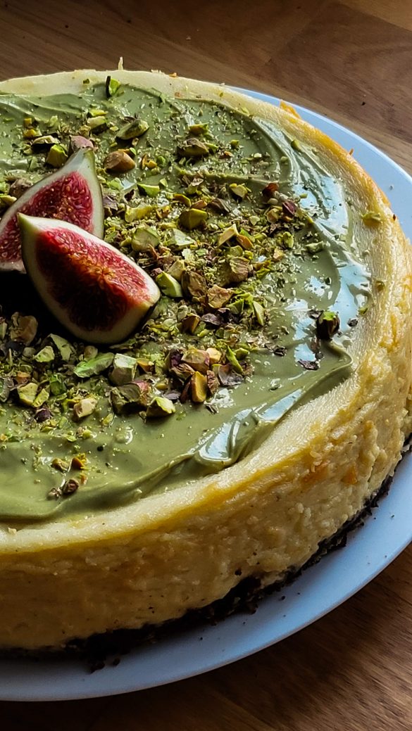 easy vanilla and pistachio cheesecake