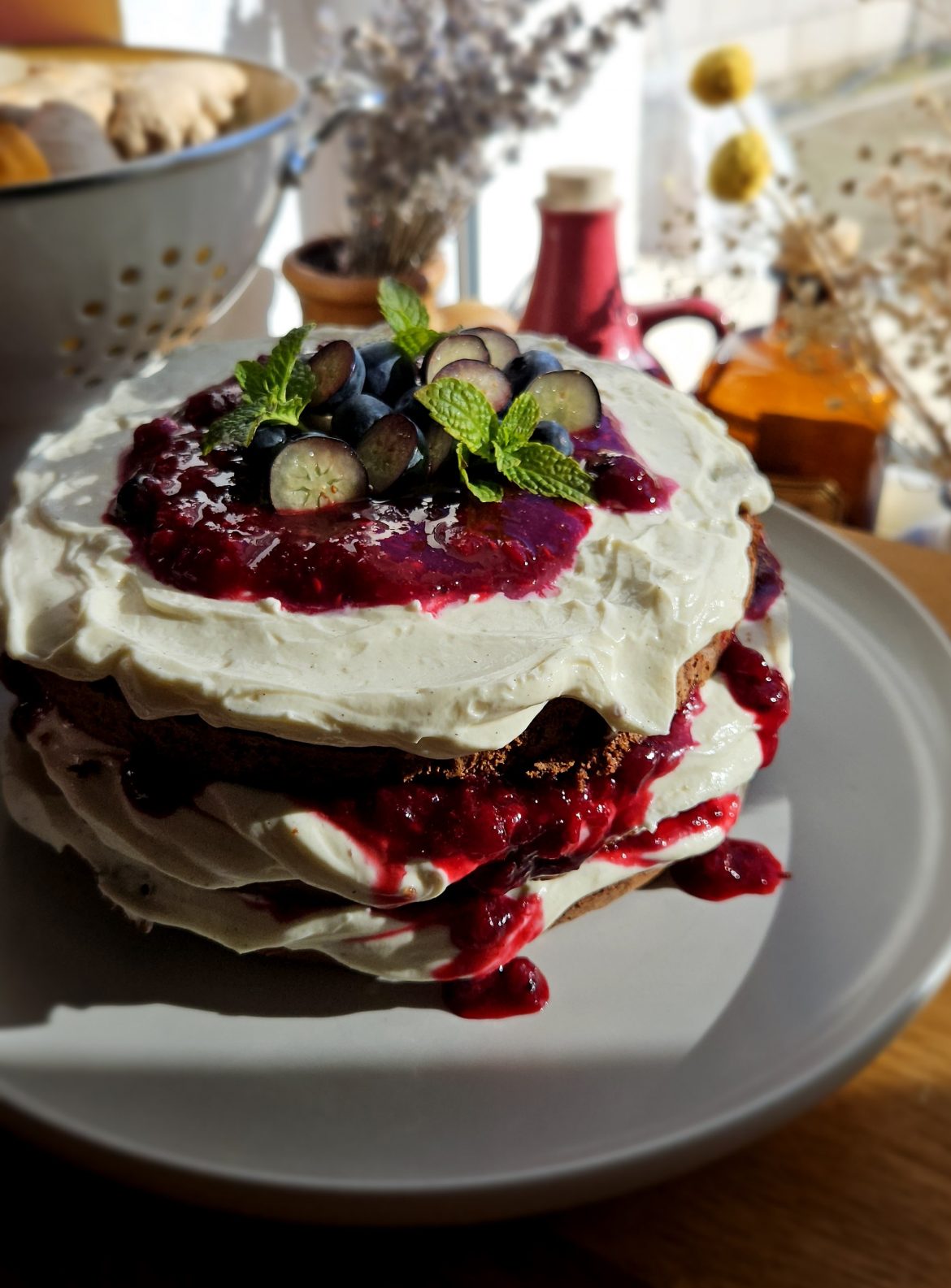 forest fruit naked cake